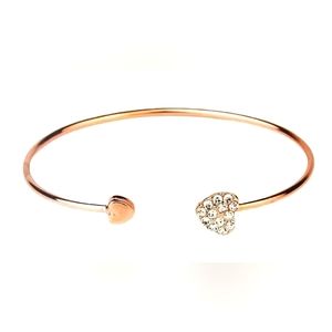 Beautiful rose gold heart bangle